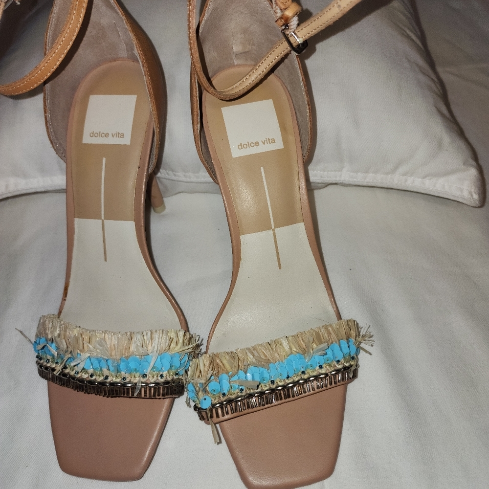 NWOT Dolce Vita Hyper Suede & Embellished Raffia High-Heel Sandals Size 7.  A-1